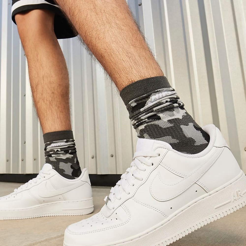 Air Force 1 
White/white 07
brand new
Authentic - Picture 6 of 12